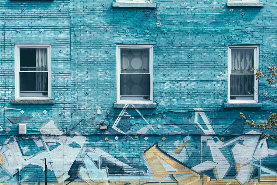 blue wall paint, blue painted house, bricks, building, graffiti HD wallpaper