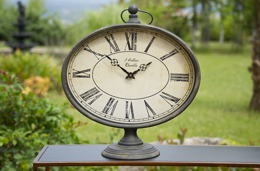 analog desk clock at 1:51, time, table, scorpion, hand, style HD wallpaper