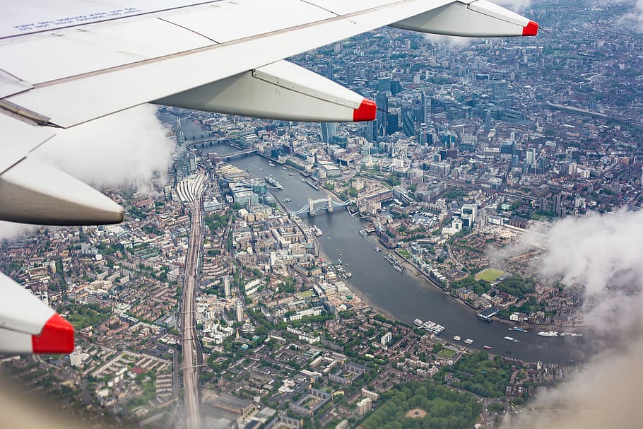 Center of London, UK from the Airplane Window, airplanes, britain