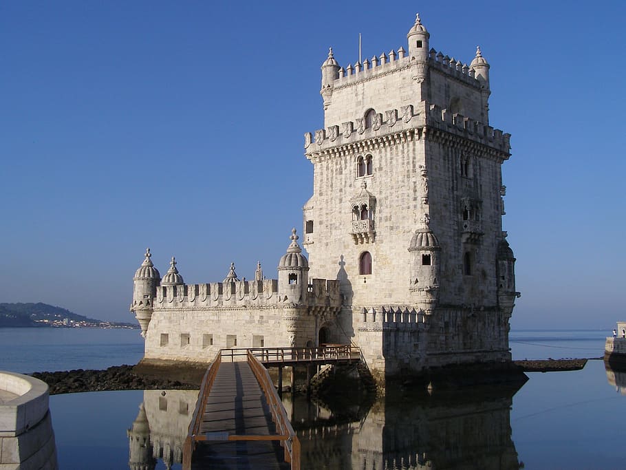 concrete castle surrounded with body of water, belem, tower HD wallpaper