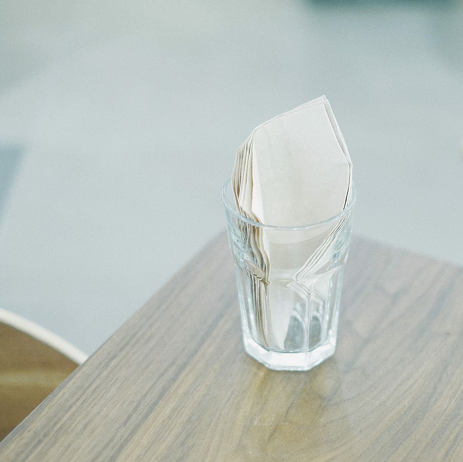 tissue paper inside clear drinking glass, tissue on clear drinking glass HD wallpaper