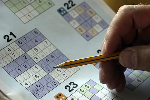 person solving sudoku, puzzles, mysterious folder, hand, pencil HD wallpaper