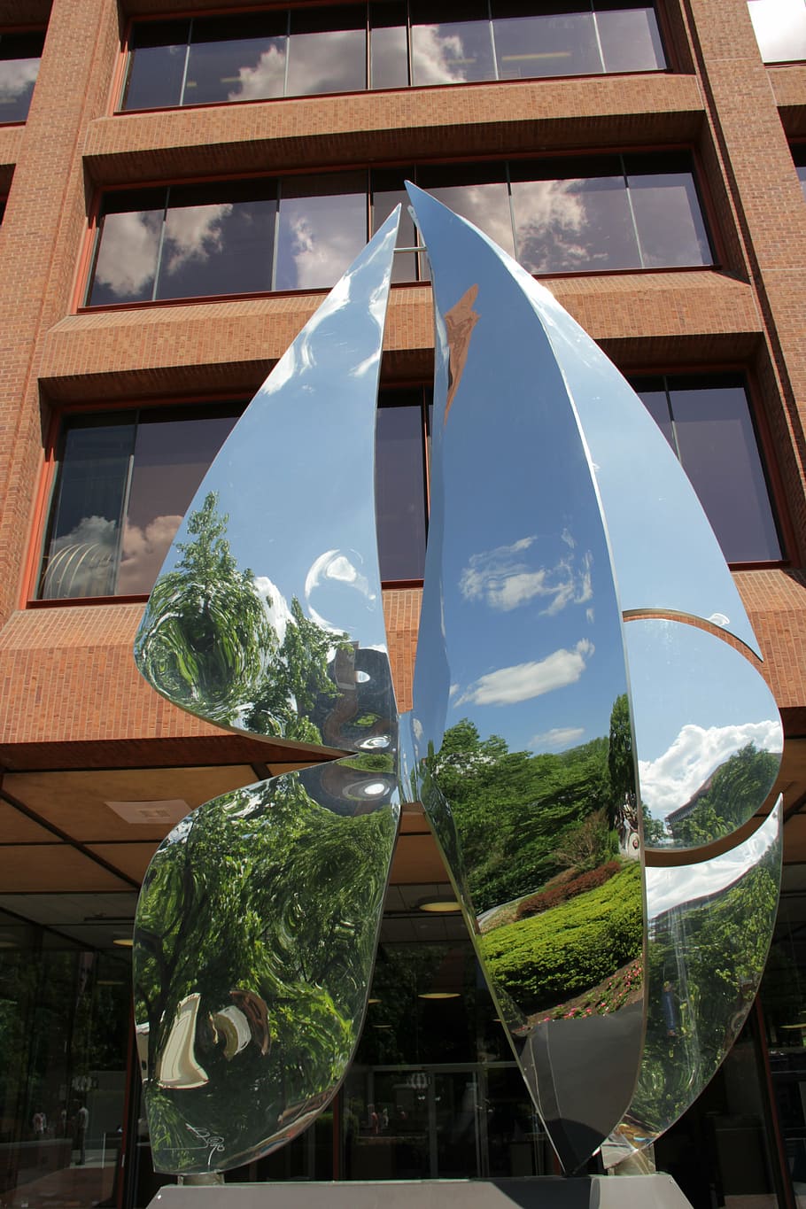 statue, bright, mirror, architecture, glass - material, built structure HD wallpaper