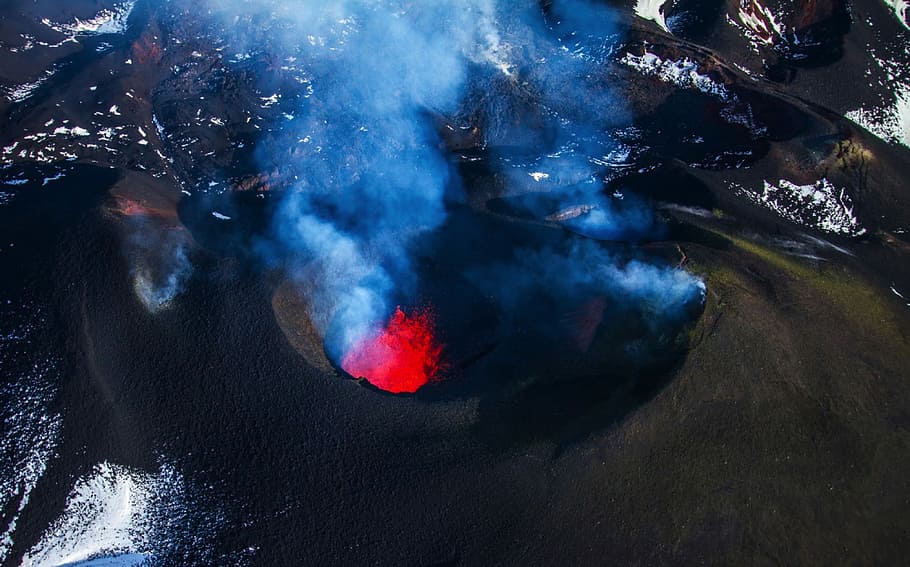 Kamchatka, aerial photography of volcano, smoke, fire, orange HD wallpaper