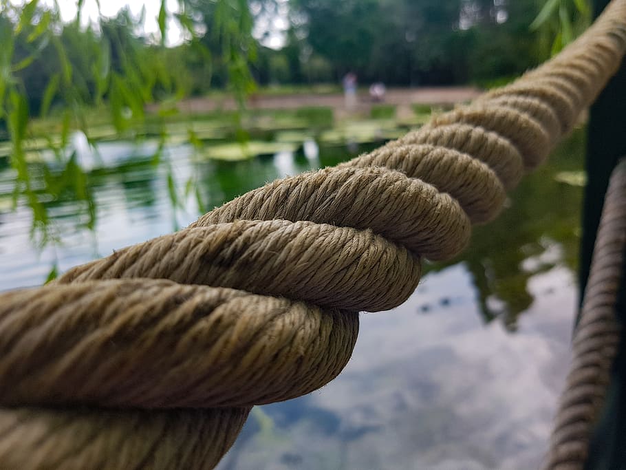 lake, rope, green, day, close-up, water, focus on foreground HD wallpaper