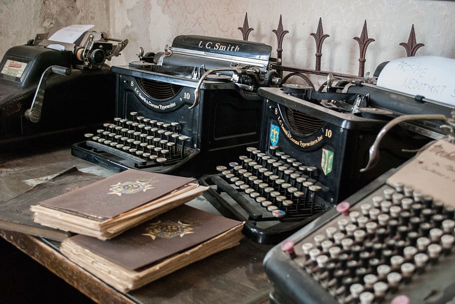 Typewriter, Castle, Renaissance, architecture, the office of the HD wallpaper