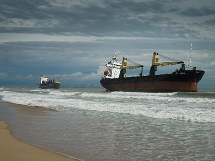 stranded, wreck, ship, beach, sea, forward, water, maritime HD wallpaper