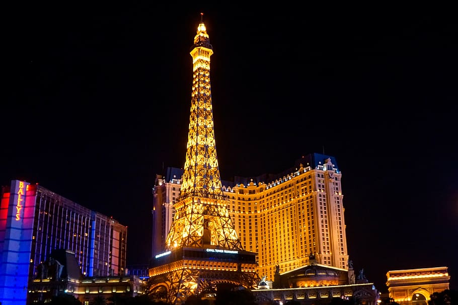 210+ Paris Hotel In Las Vegas With Of The Eiffel Tower Stock