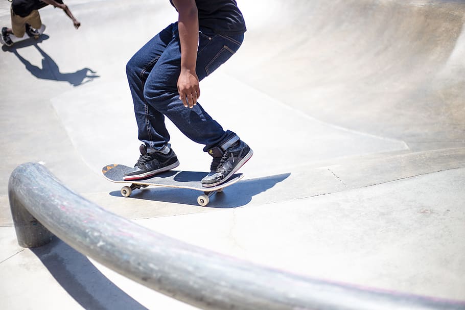 person on gray skateboard during daytime, skateboarding, park, HD wallpaper