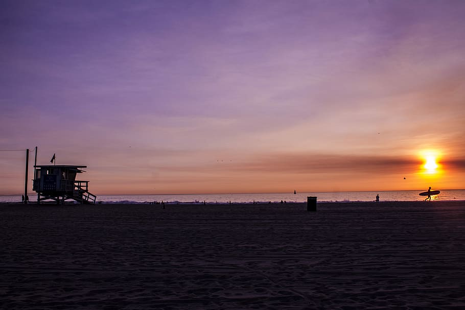 silhouette photography of house near sea at sunset, silhouette of guard house on seashore HD wallpaper
