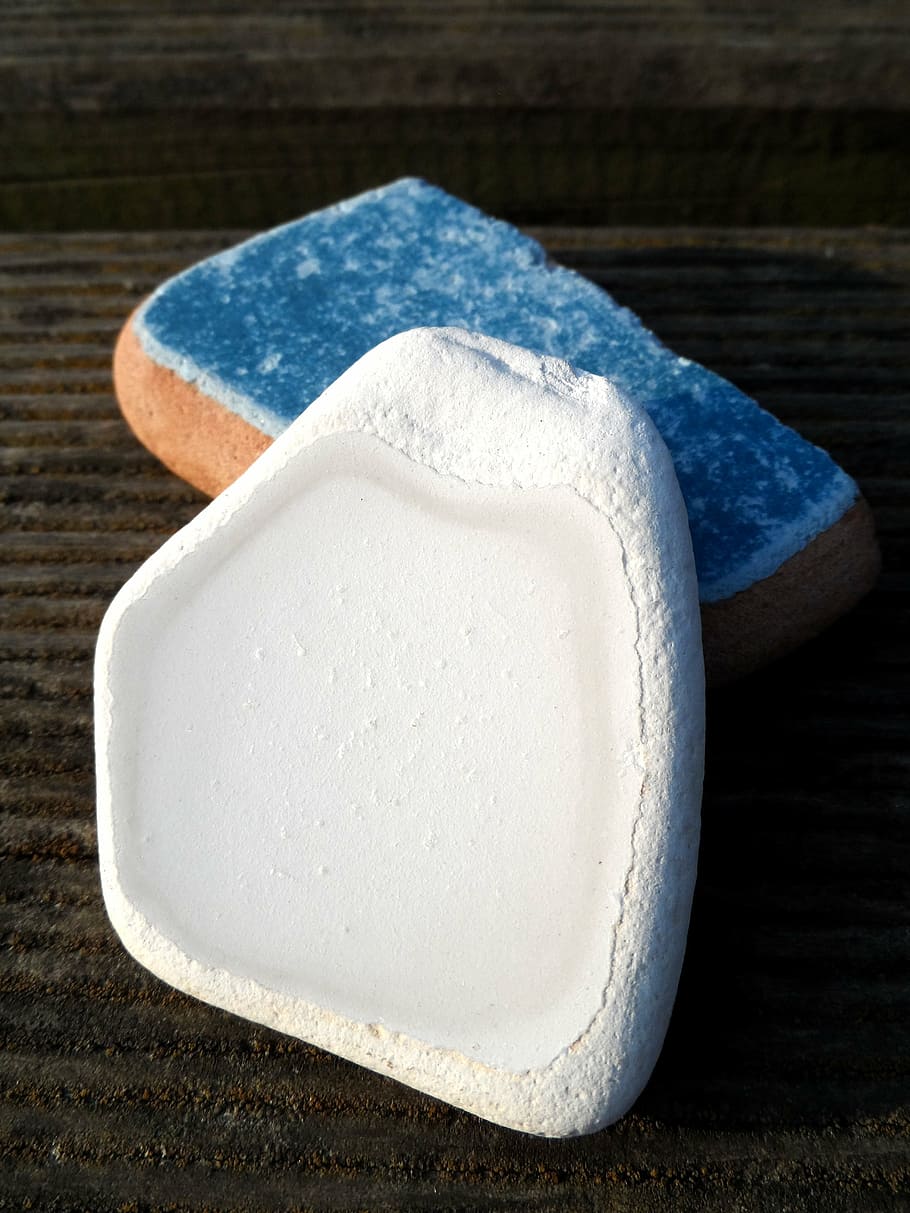 shard, potsherds, white, blue, sanded, stones, bleached out HD wallpaper