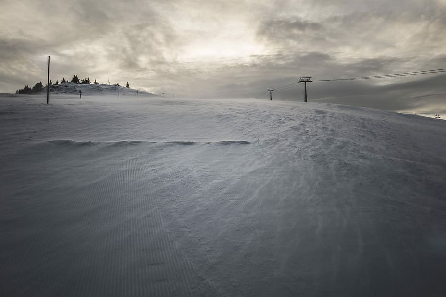 snow field, low angle photography of snow mountain slope, cloud HD wallpaper