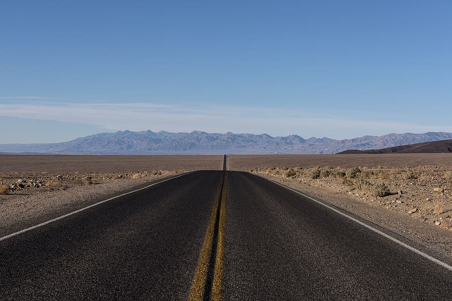 landscape photography of gray concrete road, desert, straight highway, HD wallpaper