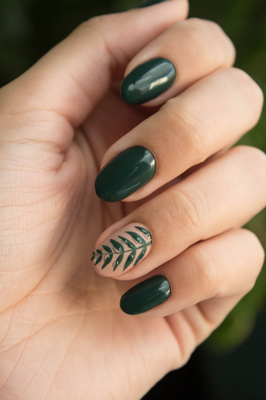 Green Manicure Art Close Up Photo, close -up, fingers, hand, human