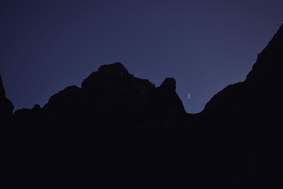 view of mountain, silhouette of mountain during night time, moon HD wallpaper