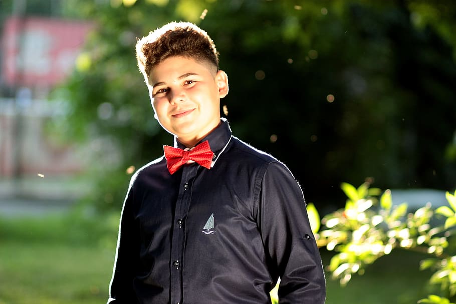Bath, Bow Tie, Sympathetic, Smile, young, brown hair, adults only HD wallpaper