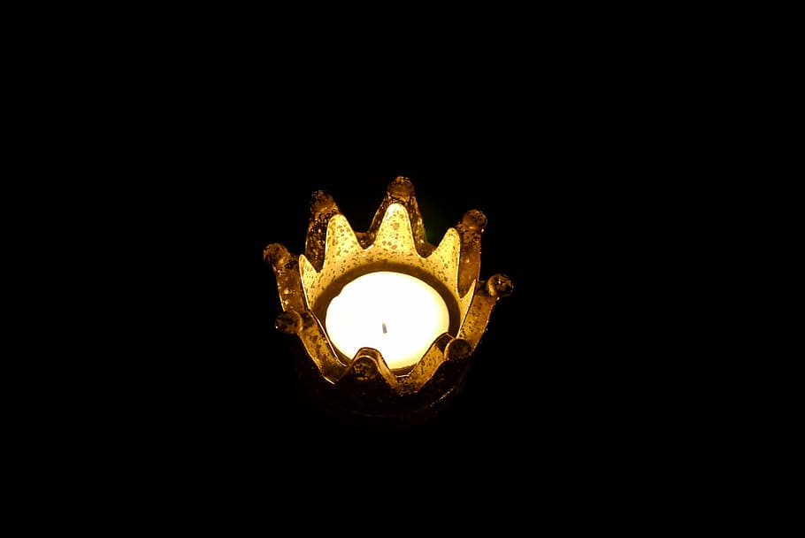 crown, fire, flame, light, black background, illuminated, copy space HD wallpaper