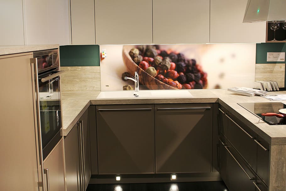 empty gray modular kitchen with turned-off faucet, decoration HD wallpaper