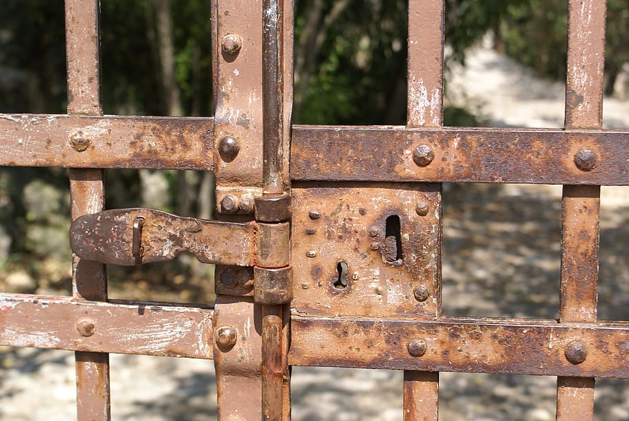 door lock, goal, input, rusty gate, metal, close-up, no people HD wallpaper
