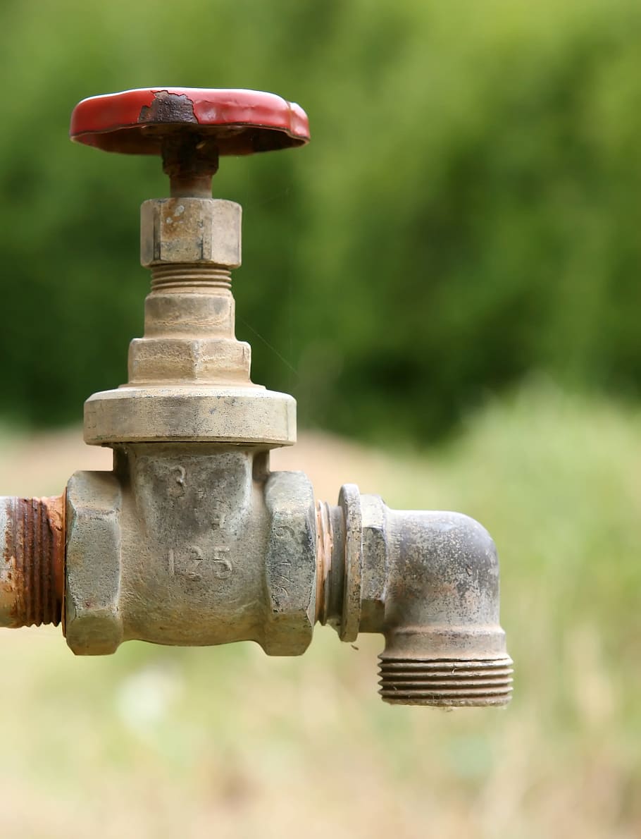 gray and red faucet in selective focus photography, background HD wallpaper