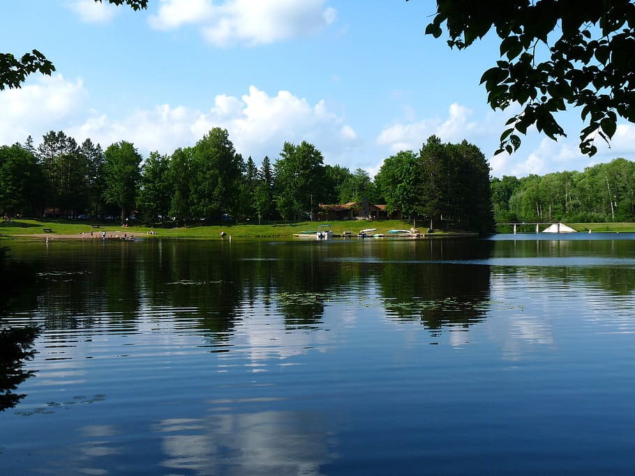 wisconsin, lake, water, shoreline, reflections, sky, clouds, HD wallpaper