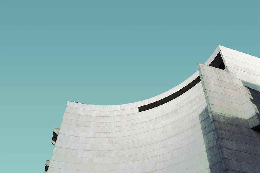 gray painted building during daytime, gray concrete building HD wallpaper