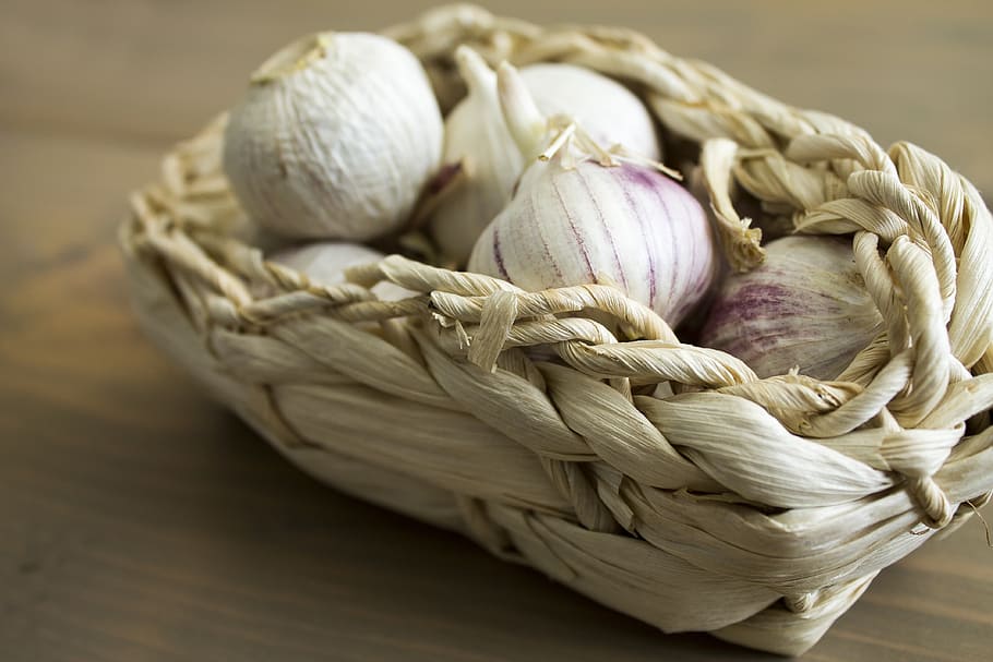 white garlics in white basket, food, fresh, vegetable, healthy HD wallpaper
