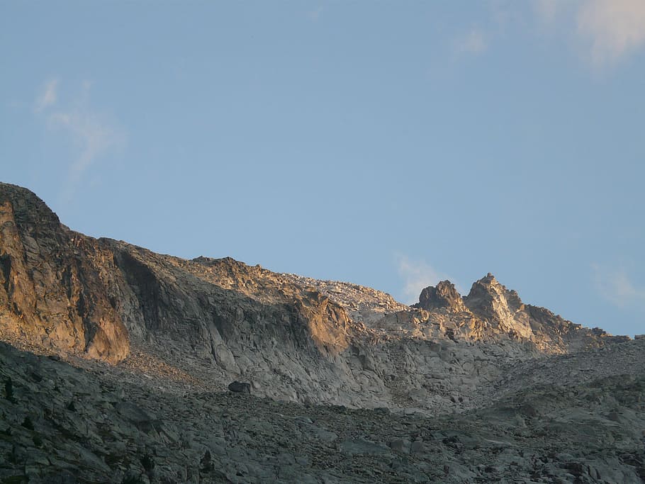 Mountains, Alpine, Rock, Scree, pico aneto, pyrenees, pico de la maladeta HD wallpaper