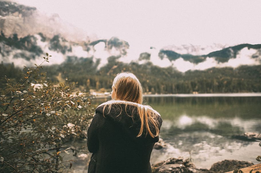 cold, landscape, nature, person, back view, beautiful, blur, close-up HD wallpaper