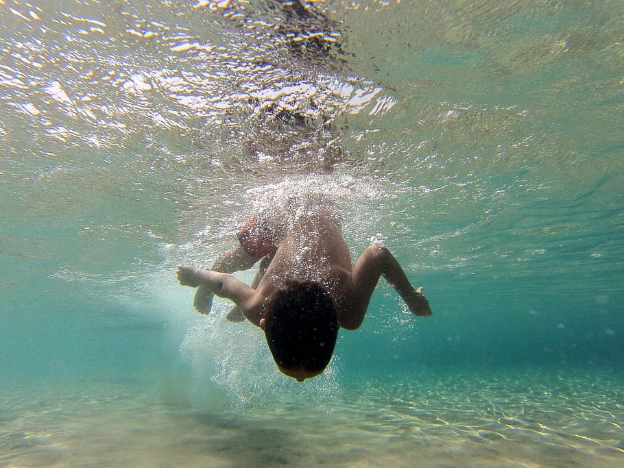 boy swimming during daytime, dive, sea, clear, blue, turquoise HD wallpaper