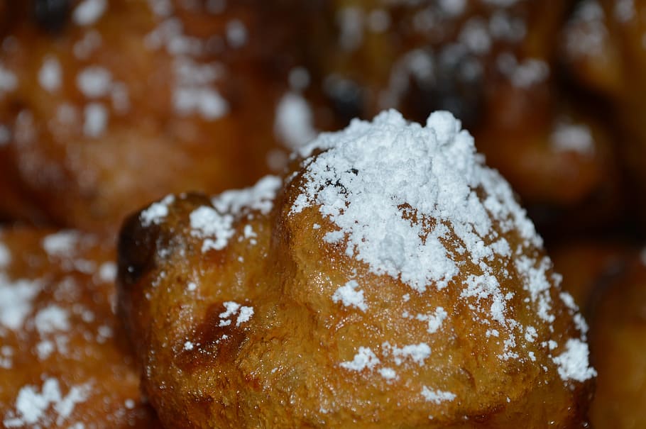 closeup photo of baked food with white powder on top, Fritters, HD wallpaper
