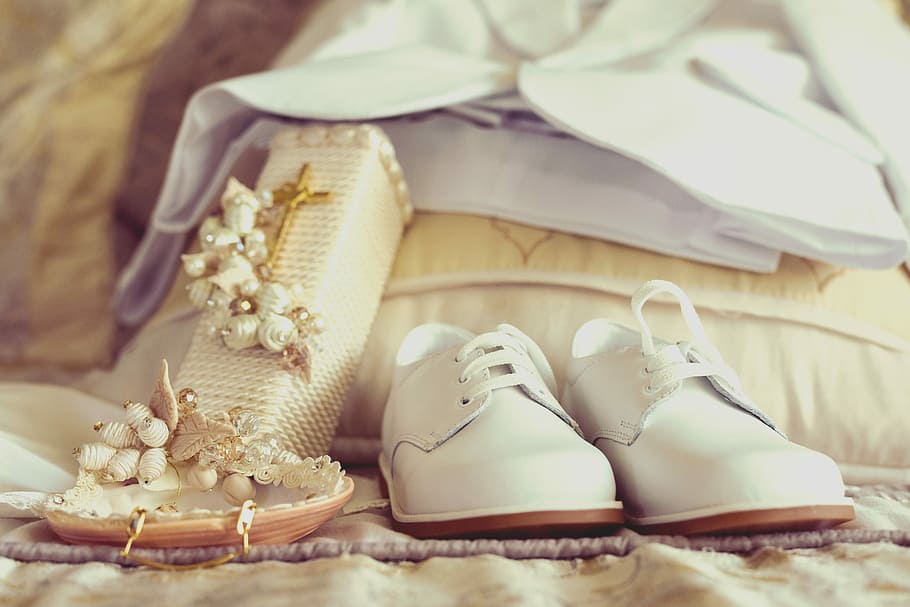 pair of white leather dress shoes, desktop, food, wedding, decoration HD wallpaper