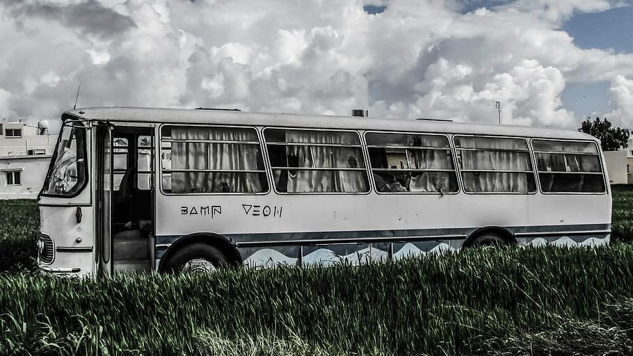 old bus, abandoned, rusty, broken, aged, forgotten, damaged HD wallpaper