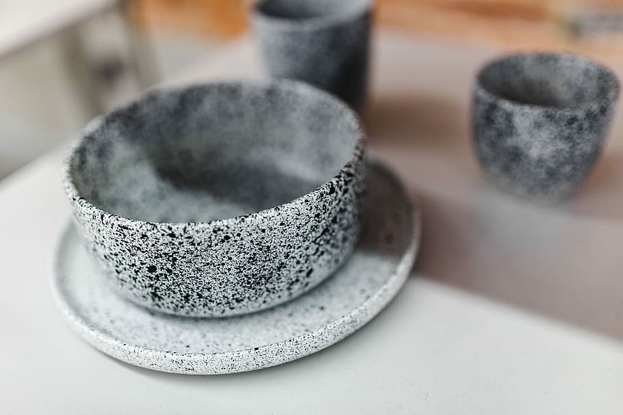 Collection of ceramic pottery, dishes, dishware, kitchenware HD wallpaper