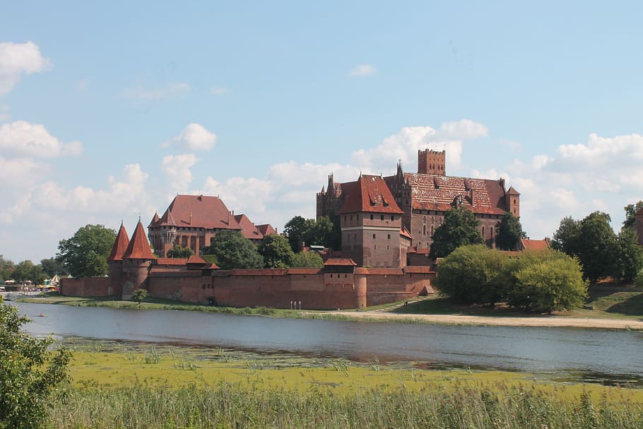 malbork, landscape, castle, built structure, architecture, water, HD wallpaper