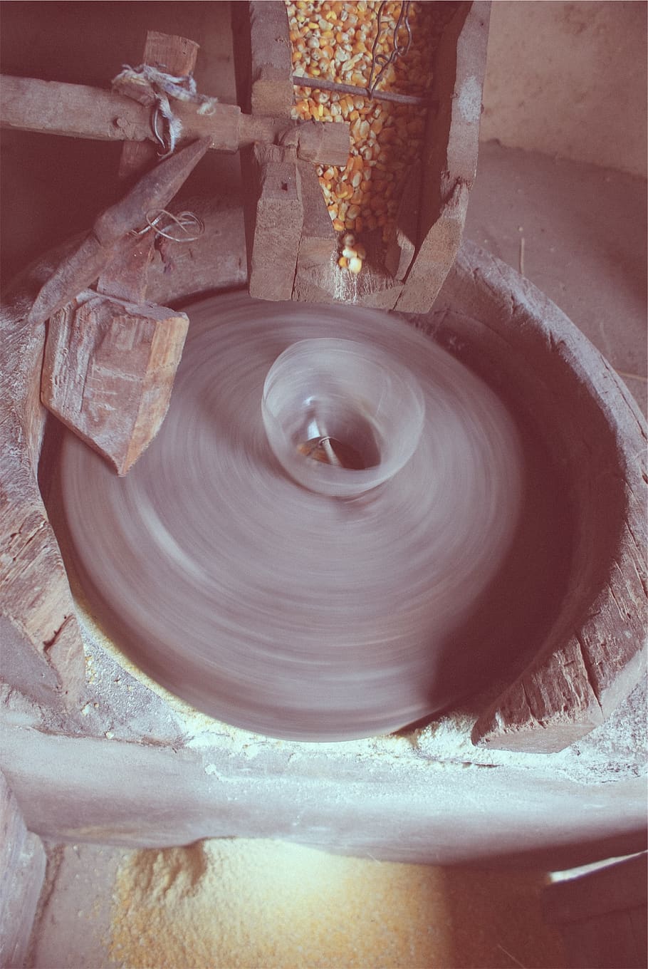 grinder, grinding, corn seeds, no people, pottery, indoors HD wallpaper