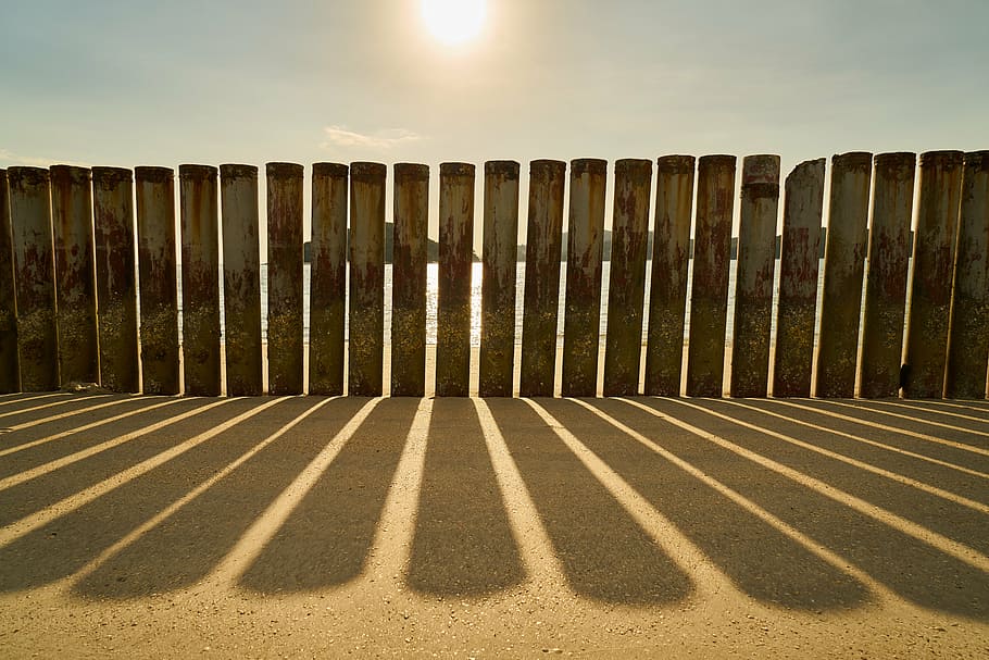 brown wooden fence photography, beach, marine, nature, peace HD wallpaper