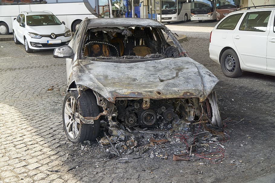 auto, burned down, burned out, wreck, fire, brand, total damage HD wallpaper