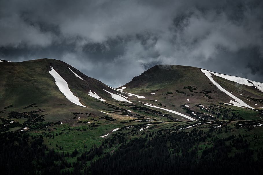 mountain, highland, cloudy, sky, green, grass, trees, plant HD wallpaper