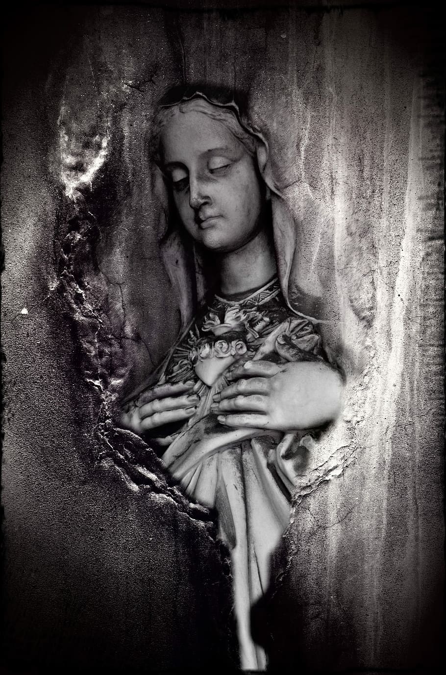 Surreal, Image, Heart, Wall, Dark, fantasy, statue, emotions HD wallpaper