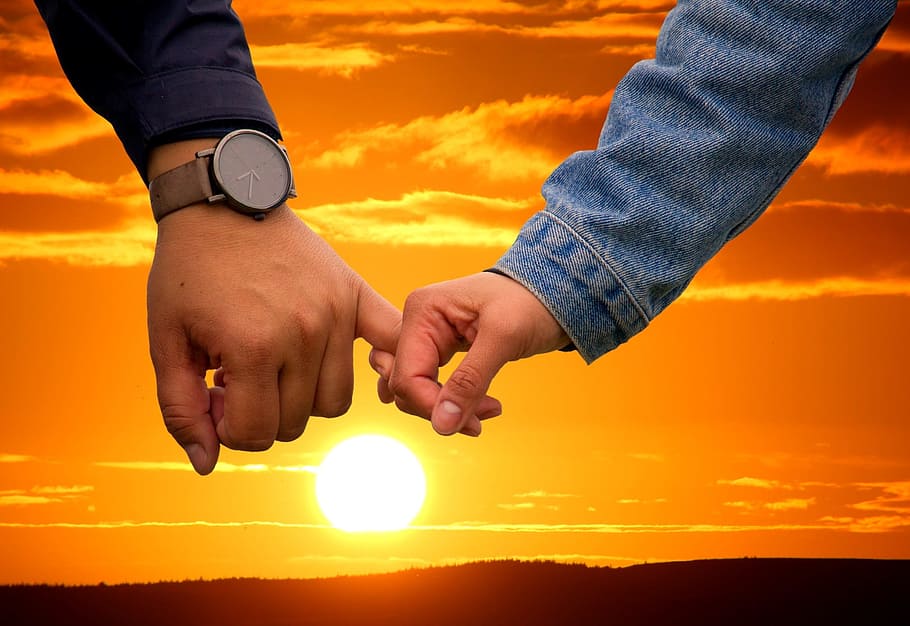 HD wallpaper: couple holding their hands, pair, sunset, mood, love, lovers  | Wallpaper Flare
