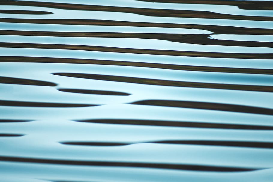 An abstract wave ripple background made from water in Vermont, closeup photography of water HD wallpaper