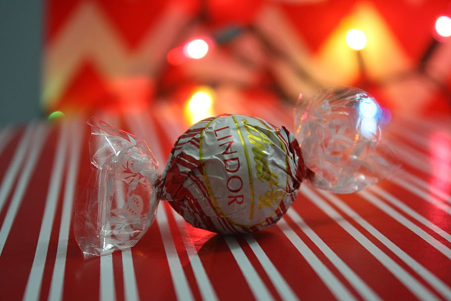 chocolate, present, gift, candy, lindt, lindor, candy cane HD wallpaper