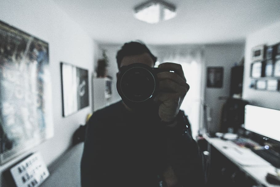 people, man, camera, room, office, work, business, table, frames HD wallpaper