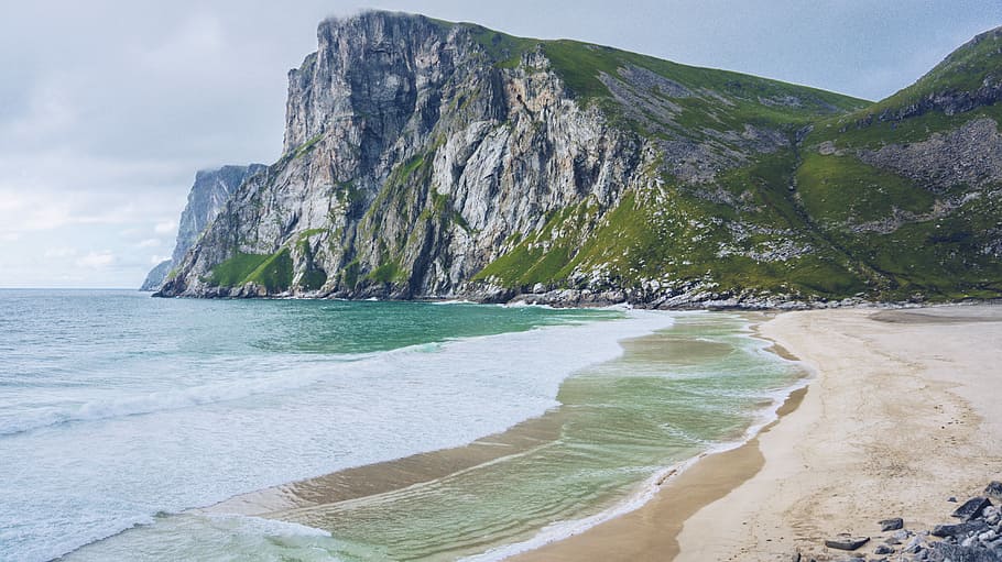 beach near mountain range, mountain near beach at daytime, tide HD wallpaper
