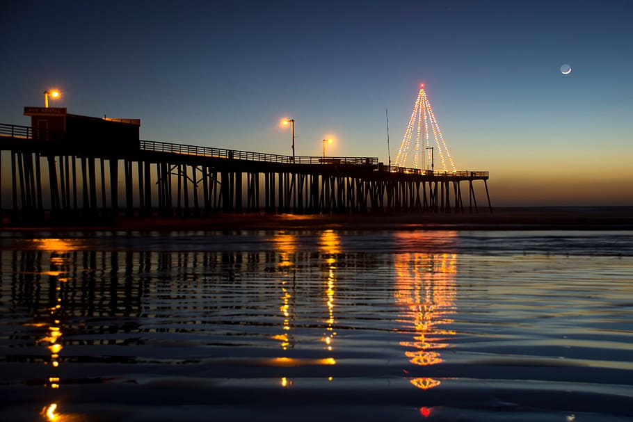sea, ocean, water, reflection, christmas, lights, nature, silhouette HD wallpaper