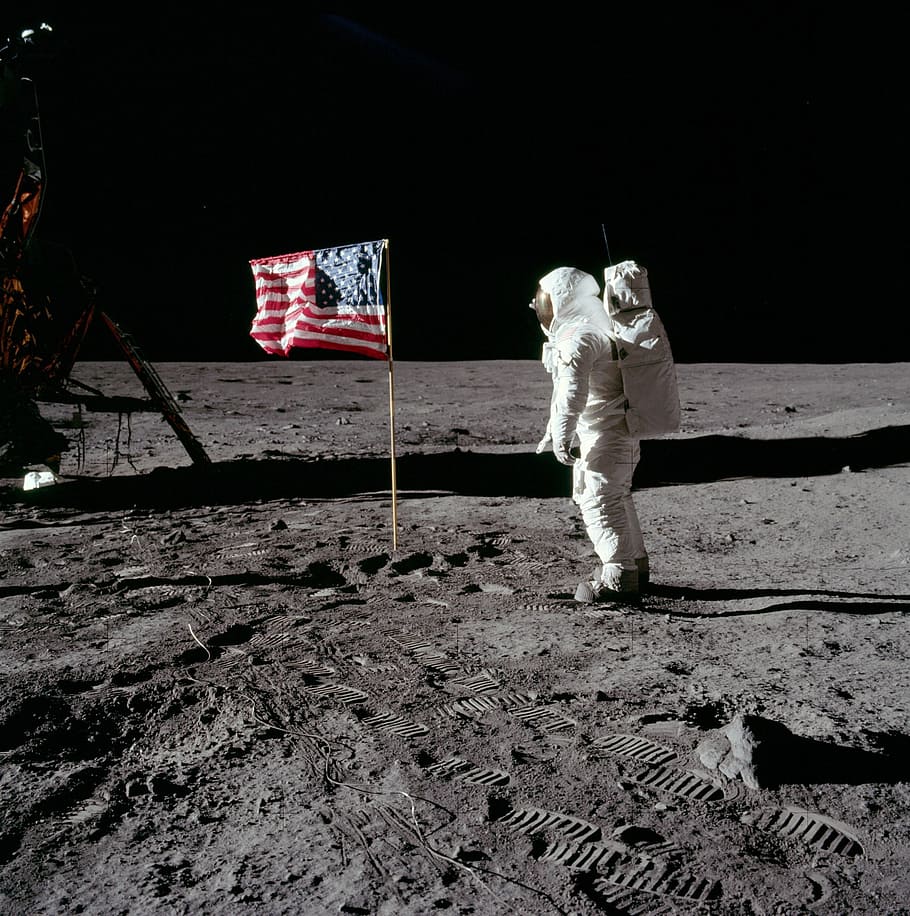 astronaut on moon in front of American flag photo, moon landing, HD wallpaper
