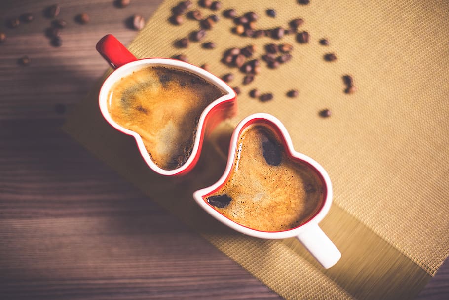 Lovely and Romantic Heart Coffee Cups, cafe, coffee beans, couple, HD wallpaper