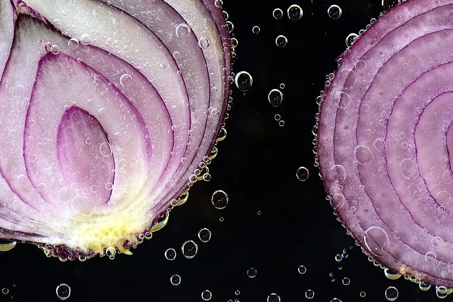 macro photograph of sliced onions, red onion, raw, antibacterial