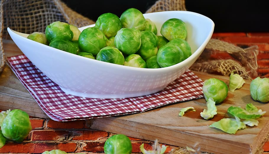green vegetable on ceramic tray, brussels sprouts, vegetables HD wallpaper